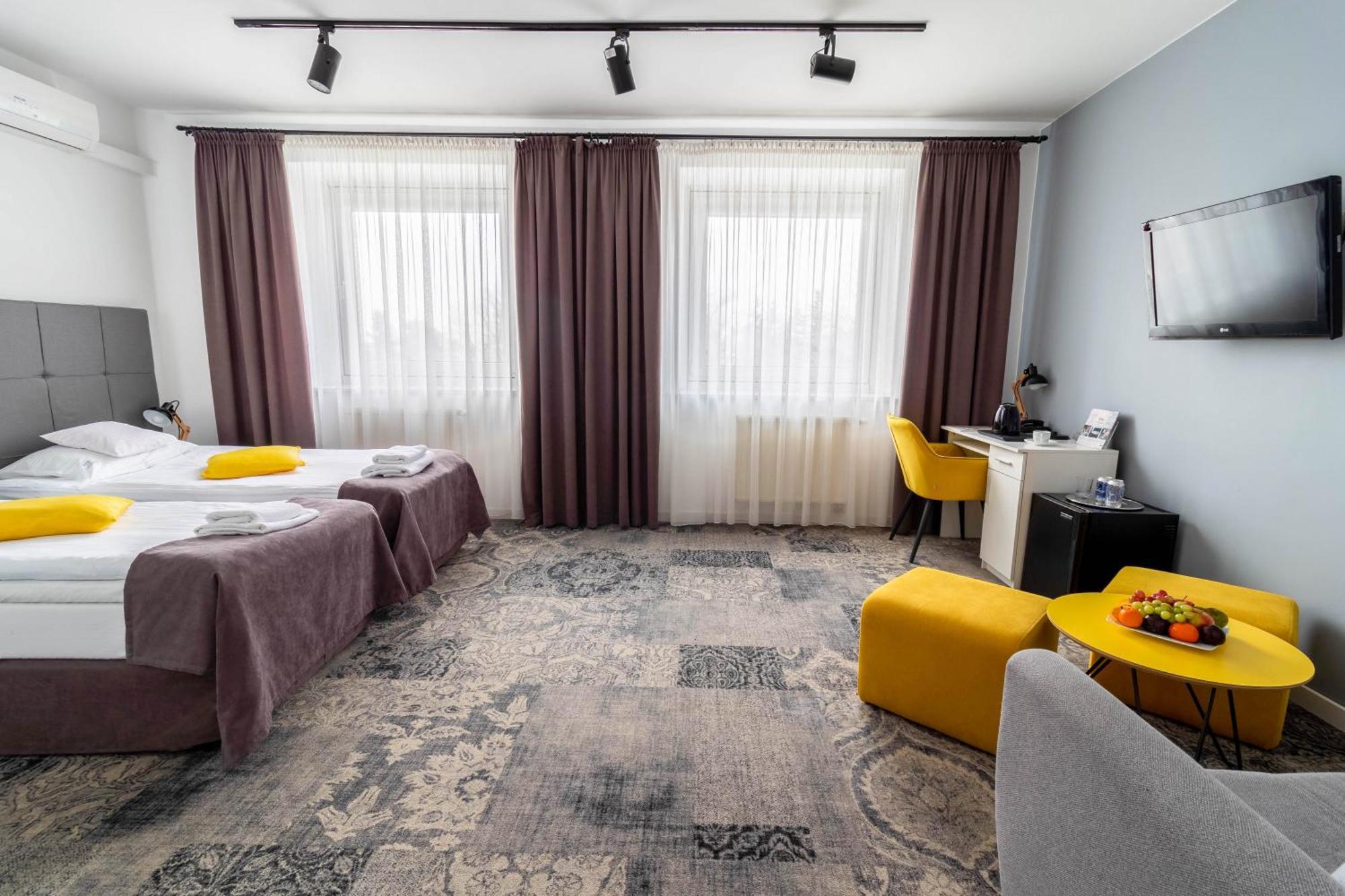Hotel Nafta Krosno Extérieur photo