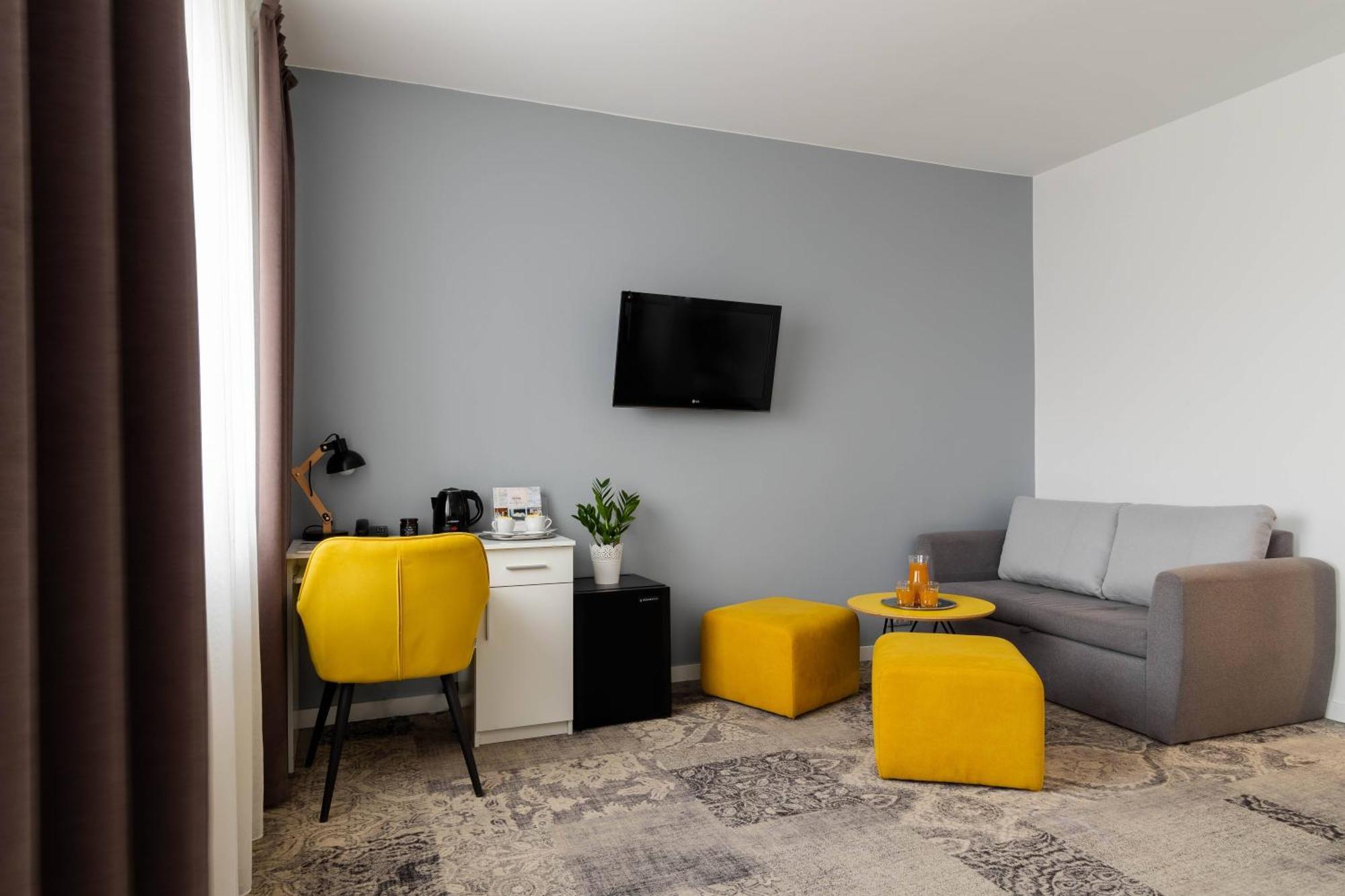 Hotel Nafta Krosno Extérieur photo