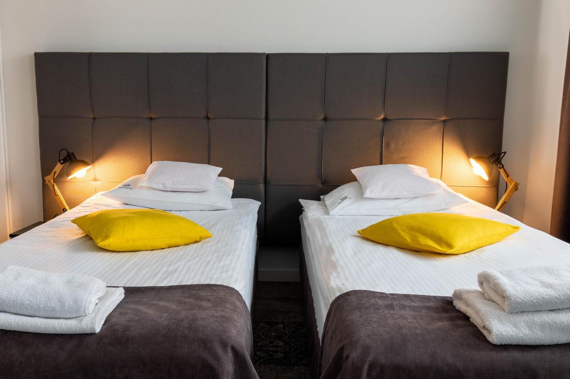 Hotel Nafta Krosno Extérieur photo