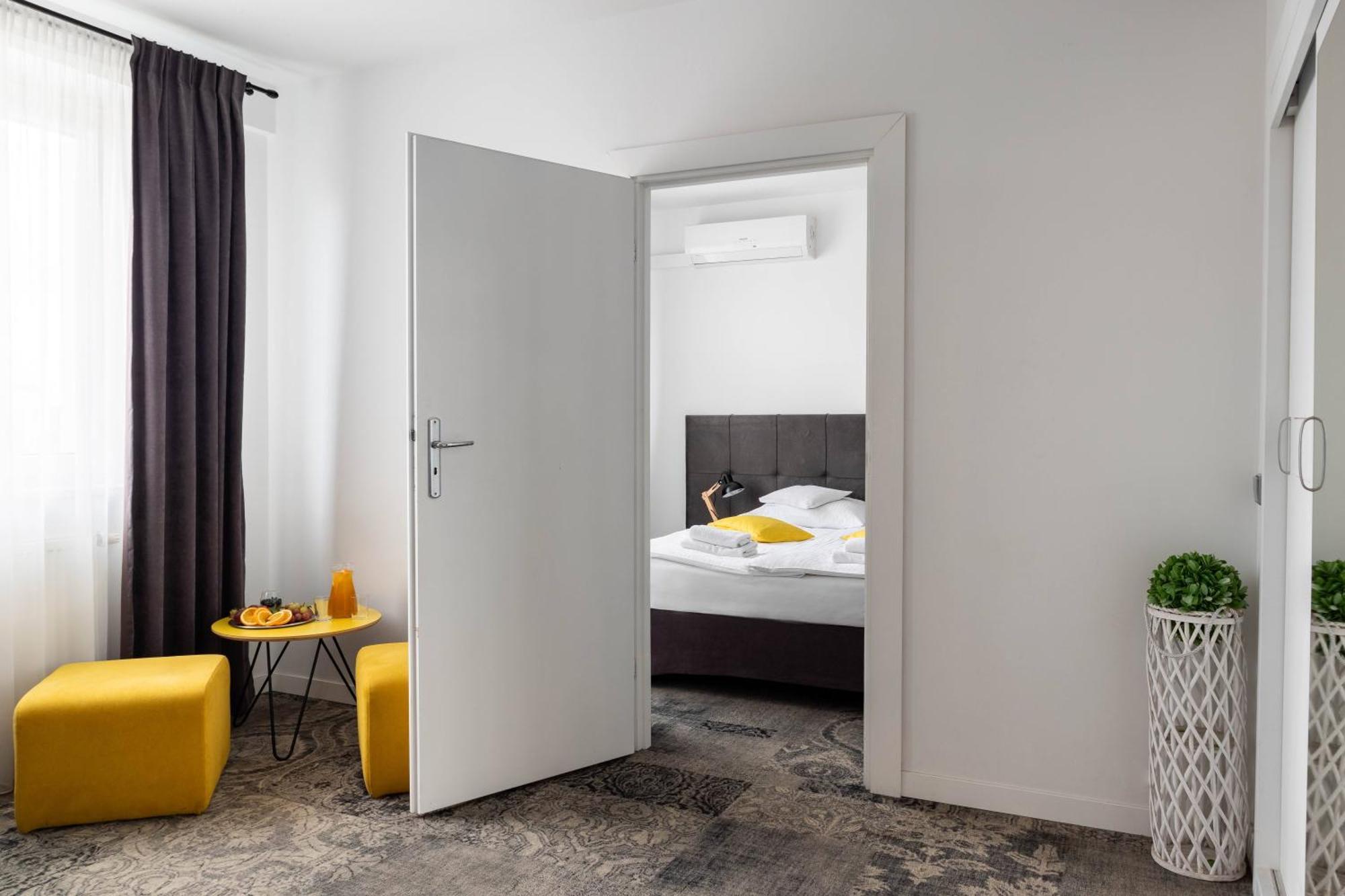 Hotel Nafta Krosno Extérieur photo