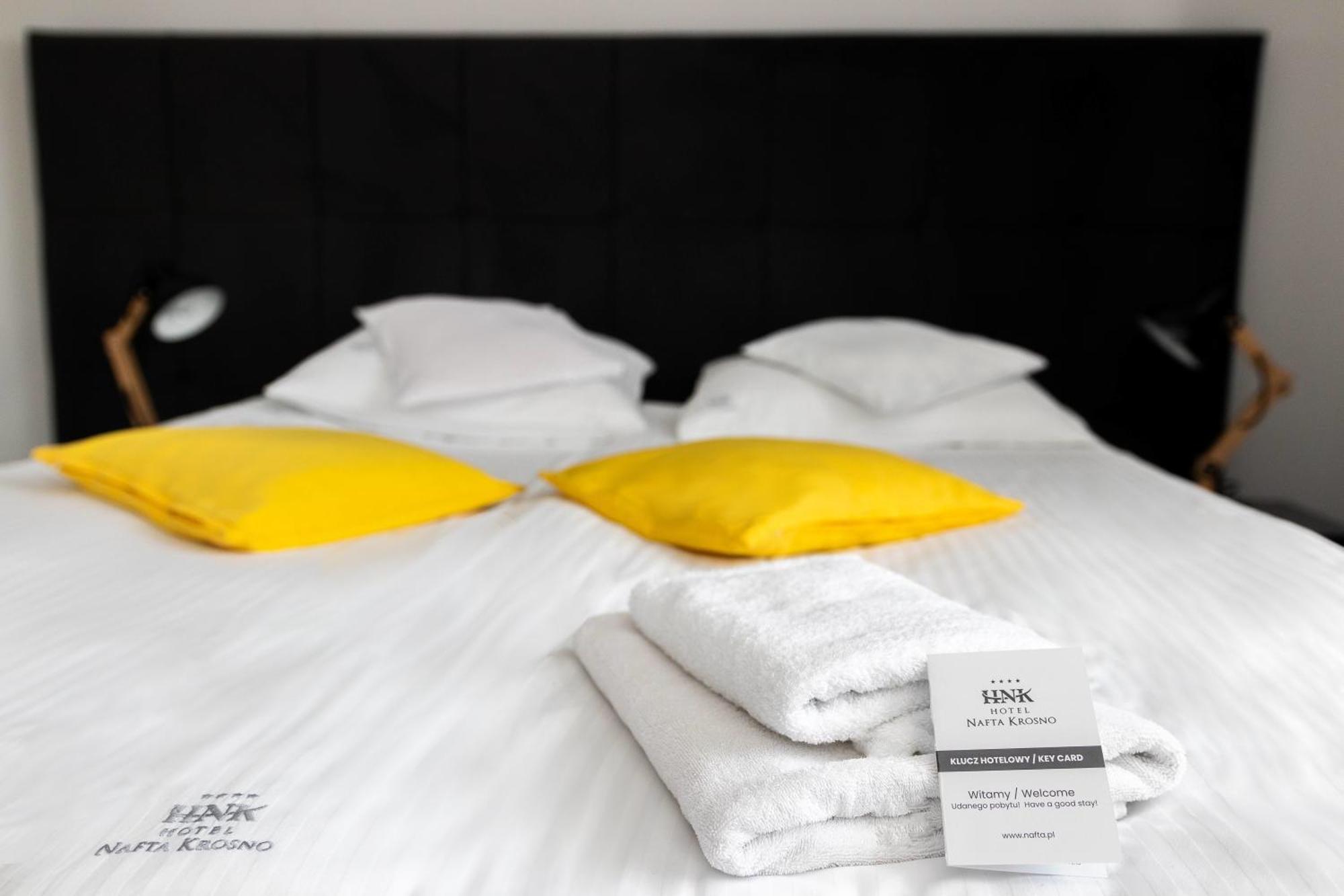 Hotel Nafta Krosno Extérieur photo