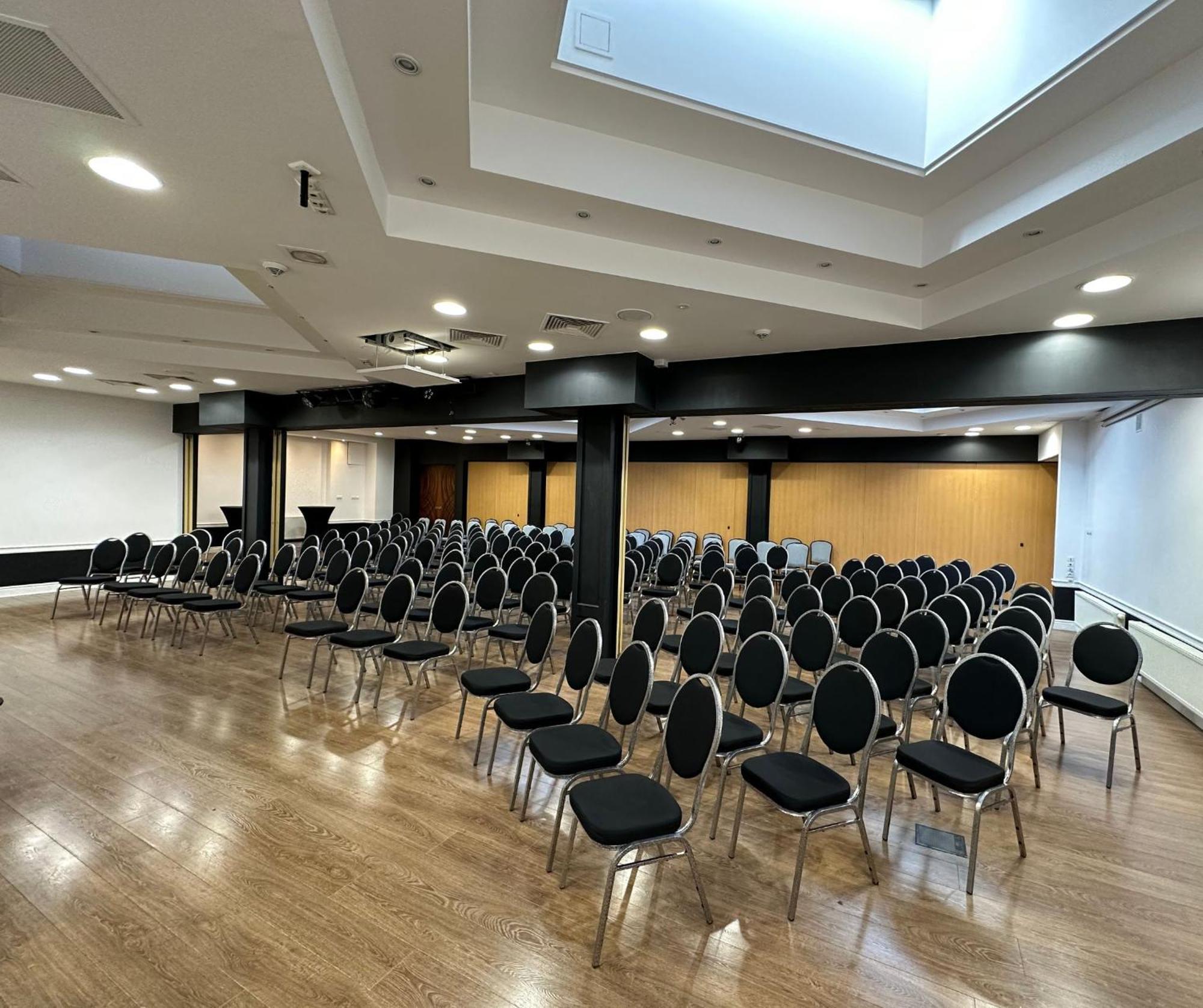 Hotel Nafta Krosno Extérieur photo